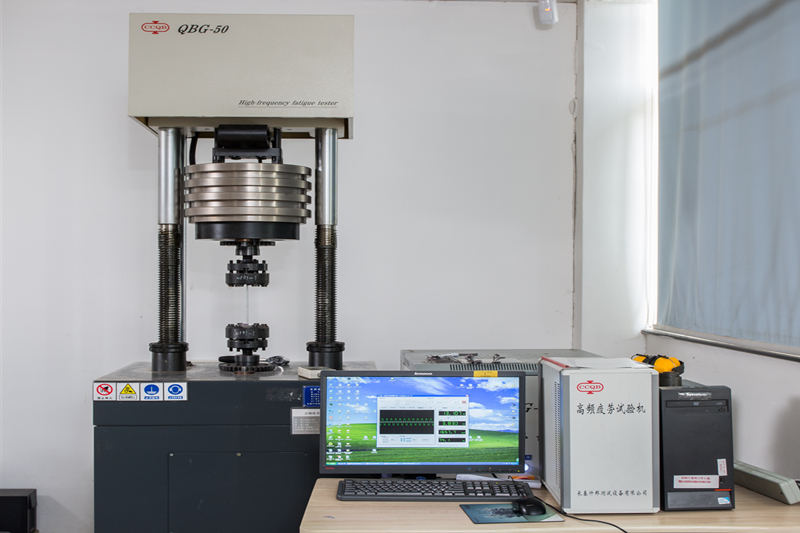 ME FREKUENCA E LARTË-LODJE-TESTIM-MAKINË